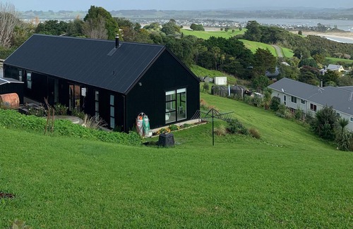 Mahurangi West Casa | Nuevo con vistas y puestas de sol en Ti Point