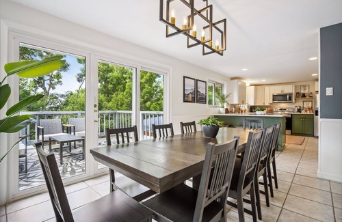 Scenic Heights Casa | Modern Huge Family Getaway | Fire Pit | 5BD/3BA