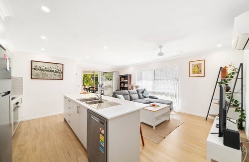 Redcliffe Casa | "Modern in Margate with Pool" - Margate Q 4019