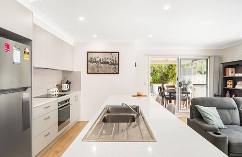 Redcliffe Casa | "Modern in Margate with Pool" - Margate Q 4019