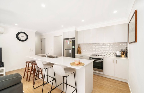 Redcliffe Casa | "Modern in Margate with Pool" - Margate Q 4019