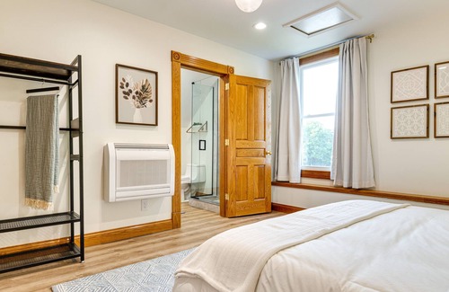 Market East District Apartamento | Modern Indianapolis Condo Near Monument Circle!