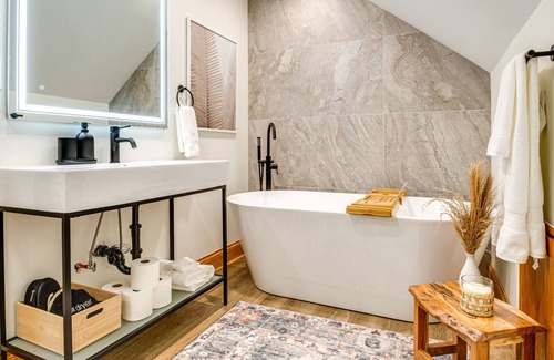 Market East District Apartamento | Modern Indianapolis Condo Near Monument Circle!