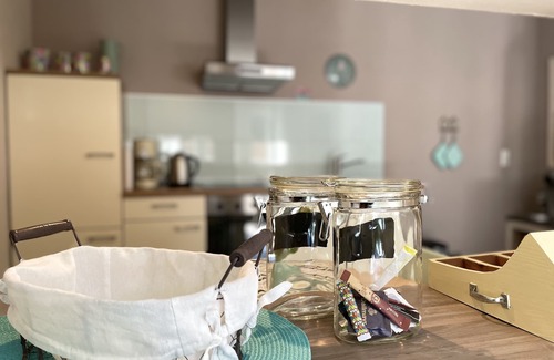 Hauenstein Apartamento | Modern, individually furnished apartment on the edge of the forest