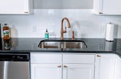 Downtown Apartamento | Modern-Industrial 1 BR, Downtown Davenport (#1)