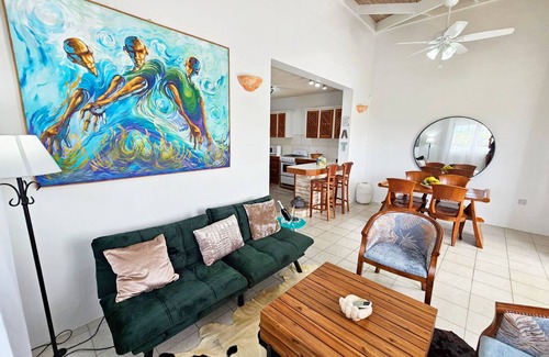 Cap Estate Condominio | Modern Intimate Condo - Sundown Stay