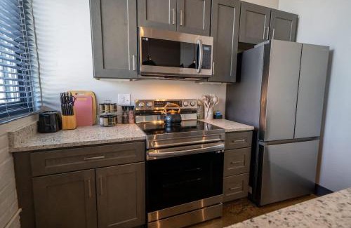 Buchanan Apartamento | Modern King bed Apartment next to Brewery