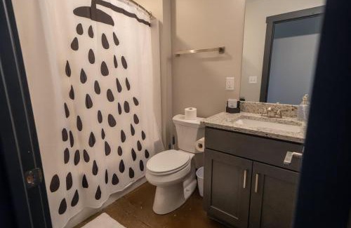 Buchanan Apartamento | Modern King bed Apartment next to Brewery