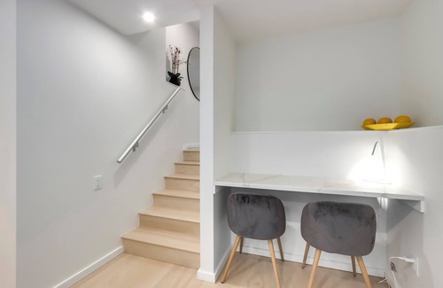 Burnaby Casa | Suite de invitados King Size moderna (sin tarifa de limpieza)
