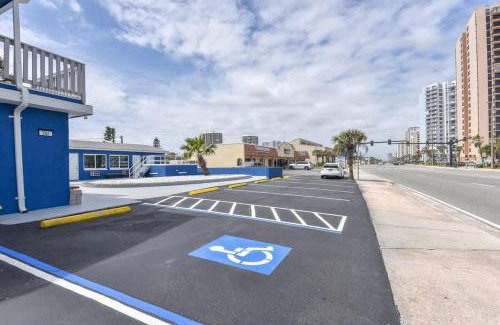 Daytona Beach Shores Apartamento | Modern King Suite #10 Steps to Daytona Beach
