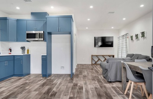South Montebello Casa | Modern LA home near Montebello City Park w/parking