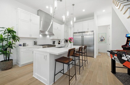 Del Rey Casa | Modern LA Oasis near Beaches, Culver City, Venice, Sofi, Santa Monica, and LAX
