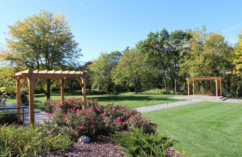 Lake Geneva Casa | Modern Lake Geneva Condo with Year-Round Views