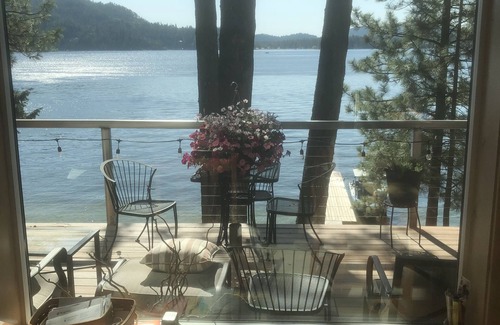 Loon Lake Casa | Modern lake home with dock. Bring your watercraft, friends and fishing gear.