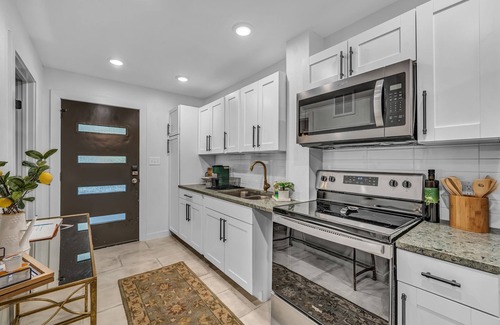 Somerville Casa | Modern Lake House 2 Units, Pool, Lake 3Min, Pets