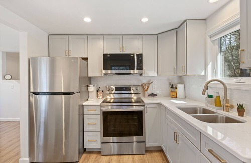 Falmouth Casa | Modern Lake House Close to Portland