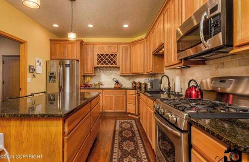 Wasilla Casa | Modern Lake Lucille Lakefront, Whole 5 bedroom house, Private dock & games