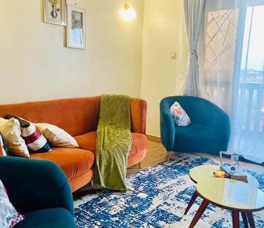 Muyenga Apartamento | Modern Lakefront Haven