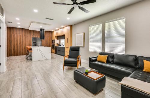 Lakeland Casa | Modern Lakeland Golf Retreat with Putting Green