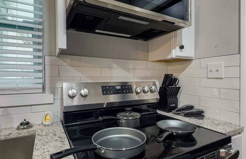 Lakeland Casa | Modern Lakeland Retreat Longterm