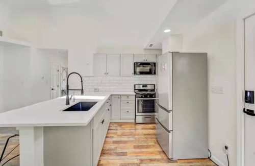 Lakeview Cabaña | Modern Lakeview Cottage