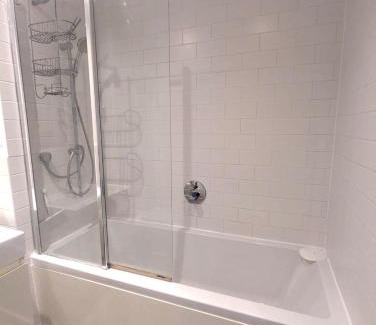 Stockwell Apartamento | Modern Large Flat 1min to Stockwell Station with Skyscraper View