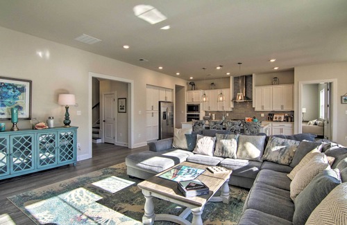 Lewes Cabaña | Modern Lewes Home w/ Deck, Grill + Pond View!
