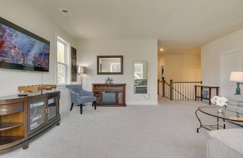 Lewes Cabaña | Modern Lewes Home w/ Deck, Grill + Pond View!