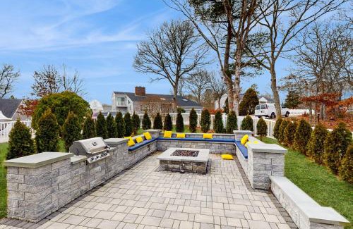 East Falmouth Casa | Modern Life by the Water