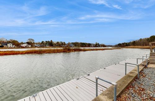 East Falmouth Casa | Modern Life by the Water