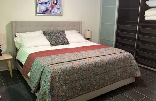 Roanoke Casa | Modern live/work/art/hike space close to downtown