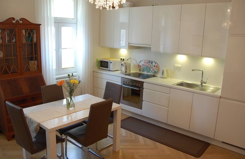 Rudolfsheim-Funfhaus Apartamento | Vida moderna en un edificio de estilo Art Nouveau cerca de Schönbrunn 84 m2