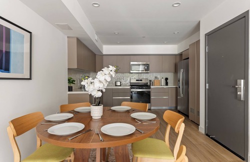 West Los Angeles Apartamento | Modern Living in Prime West LA Location!