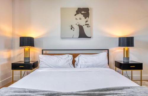 Overlook Apartamento | Modern Living Steps From Downtown