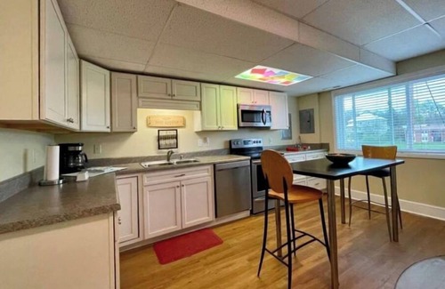 Mars Hill Apartamento | Modern Local Boutique Stay