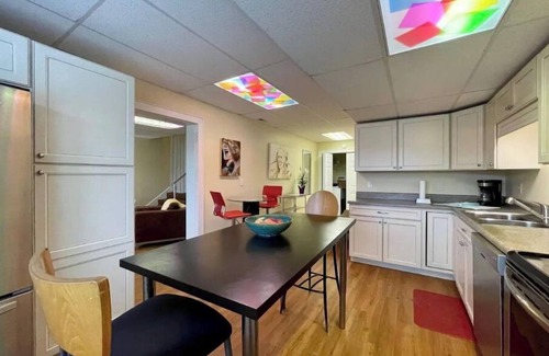Mars Hill Apartamento | Modern Local Boutique Stay