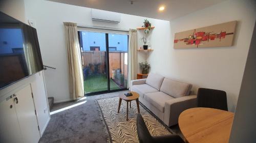 Christchurch City Centre Villa | Modern Loft in Christchurch CBD with Private Courtyard