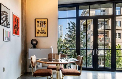 Pearl District Apartamento | Modern Loft in the Heart of the Pearl District!