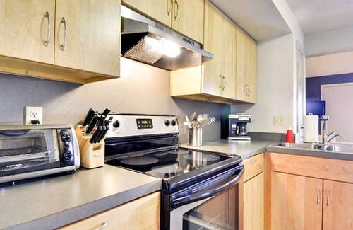 Barton Hills Condominio | Loft moderno en el corazón de Austin! Tranquilo y acogedor!
