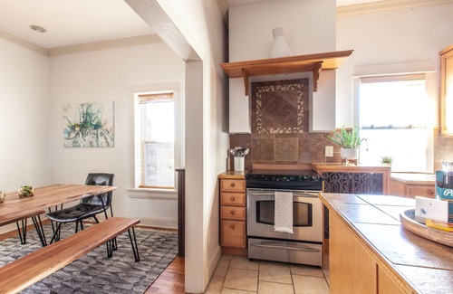 Independence Apartamento | Modern Loft on the Historic Independence Square #B