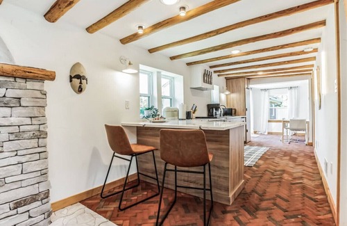 Del Haven Casa | Modern Log Cabin at the beach with Hot Tub, Game Room and Fire Pit