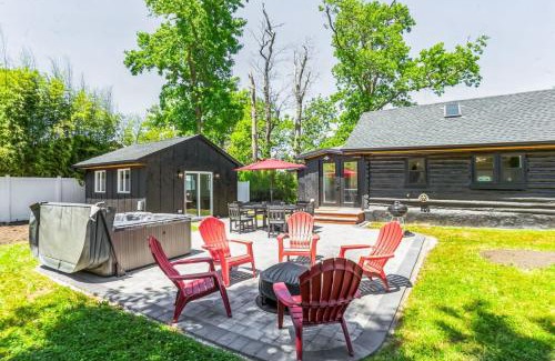 Del Haven Casa | Modern Log Cabin at the beach with Hot Tub, Game Room and Fire Pit