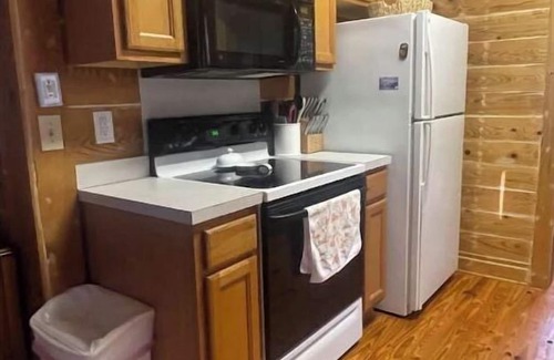 Sunset Casa | Modern Log Cabin near Lake Keowee sleeps 6-8 Hunting and Hicking Trails