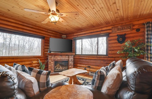 Mount Pocahontas Cabina | Modern Log Cabin, Large Deck, Firepit