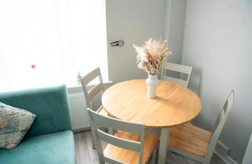 Hale Apartamento | Modern London House With Free Parking & Family Friendly