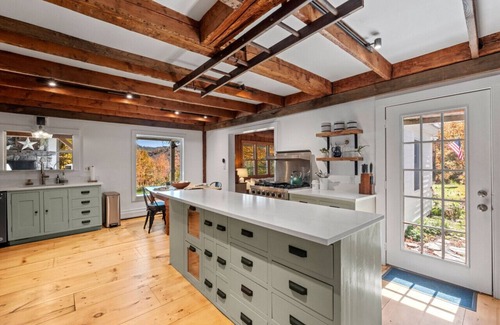 Wardsboro Chalet De Esquí | Modern Lux Cabin w/ Mtn Views | Fire Pit