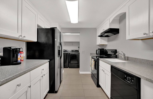 Crooked Lake Park Casa | Modern Lux Home