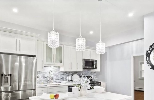 South Side Apartamento | MODERN LUXE 3BEDROOMS/2BATHROOMS/4BEDS/PARKING -FIRST FLOOR APARTMENT