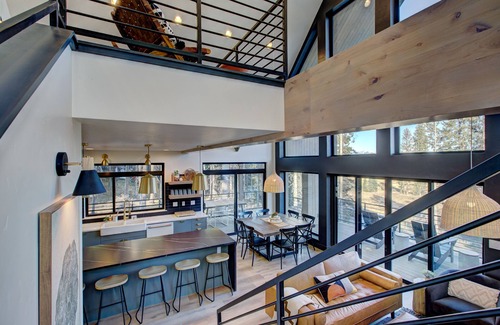Tamarack Resort Cabina | Modern Luxe Cabin w/ Sauna, Hot Tub, and Lake Views