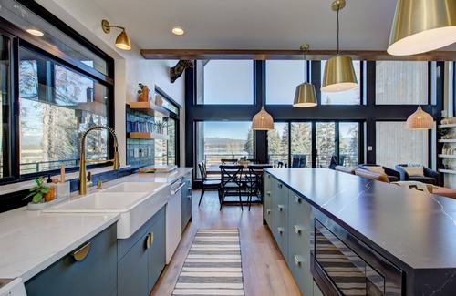 Tamarack Resort Cabina | Modern Luxe Cabin w/ Sauna, Hot Tub, and Lake Views